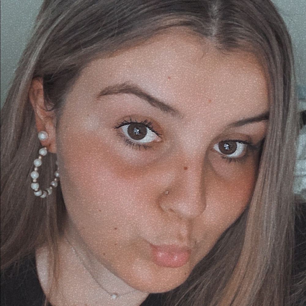 Meet your Posher, Hayley